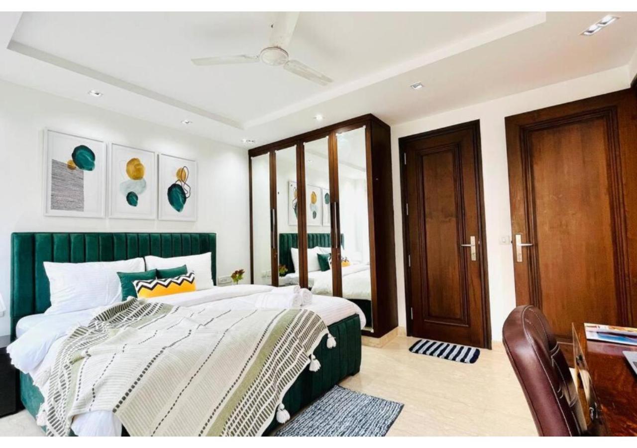 Bluo 4bhk Safdarjung Enclave - Balcony, Lift *