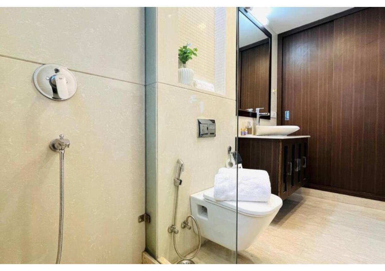 Bluo 4bhk Safdarjung Enclave - Balcony, Lift Apartment